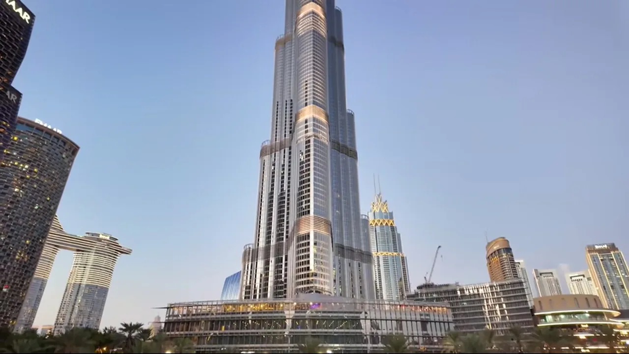 Обложка статьи: Getting from Dubai Airport to the City: Metro, Taxi, and a Stress-Free Arrival Plan