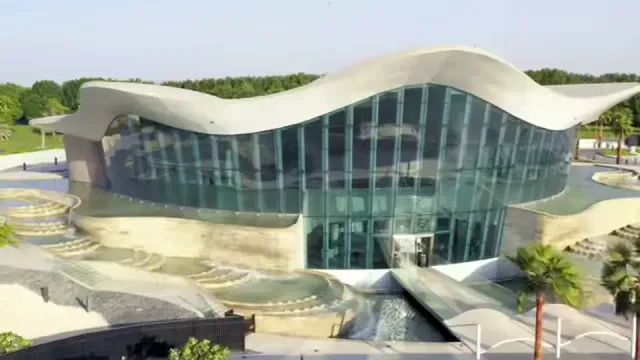 Deep Dive Dubai